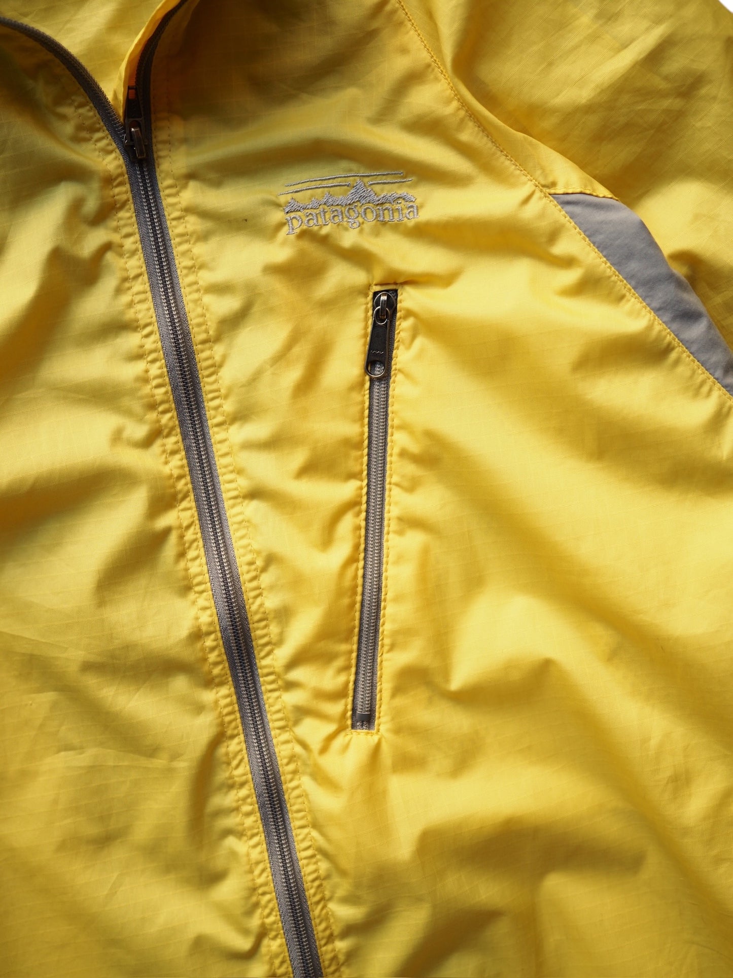 Patagonia / 01's M's Velocity O2 (canary)