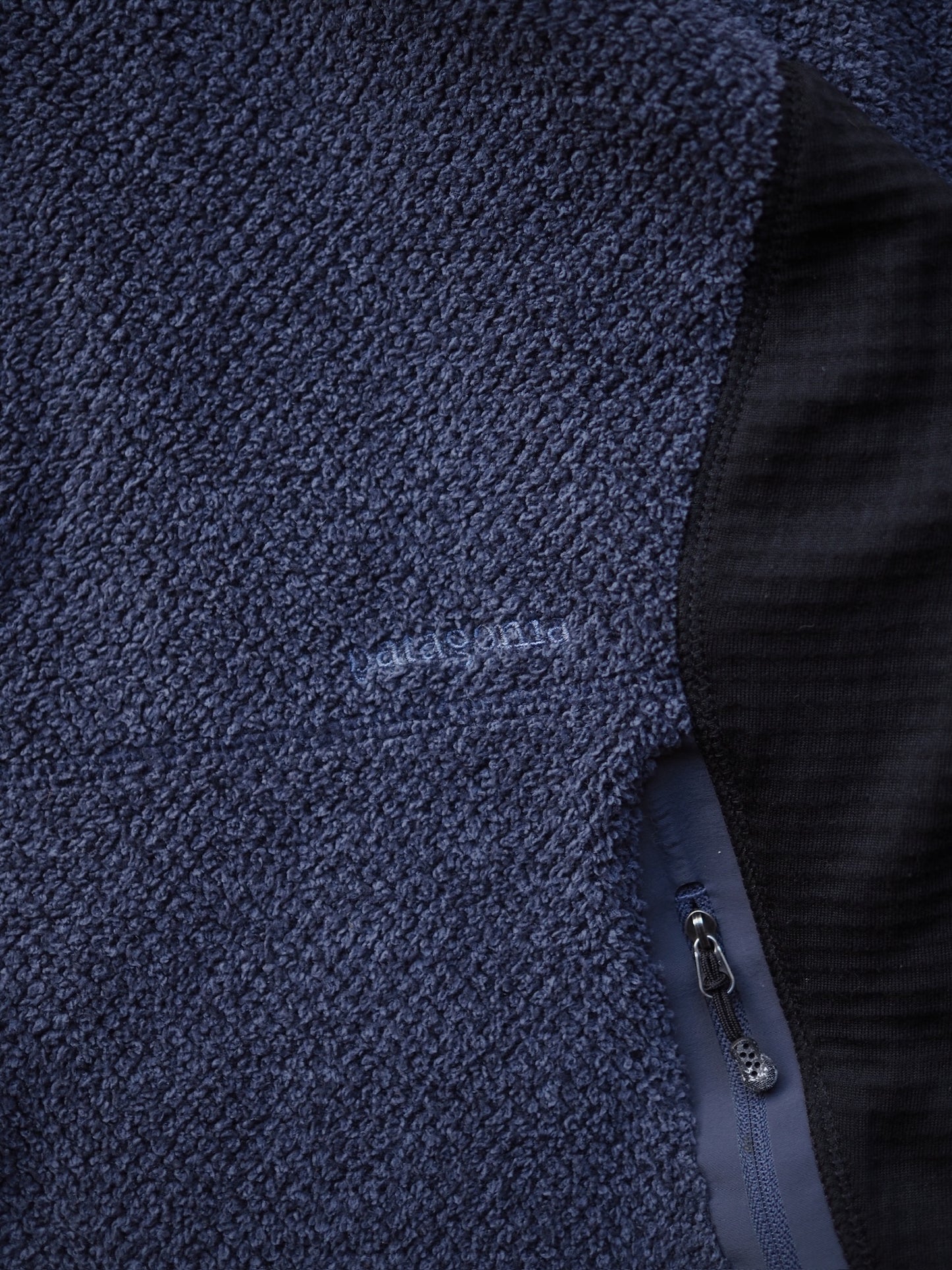 Patagonia / 05's M's R2 Jacket