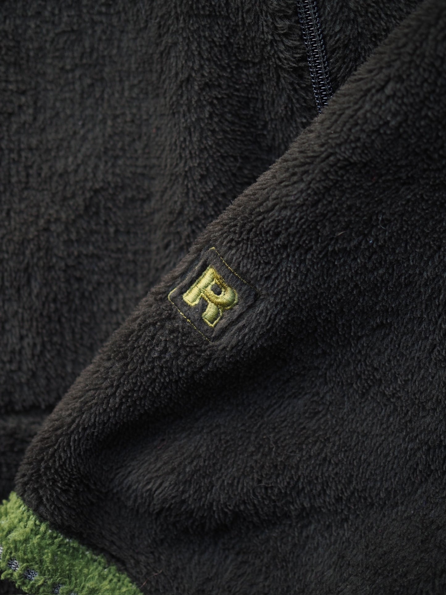 Patagonia / 04's M's R4 Jacket